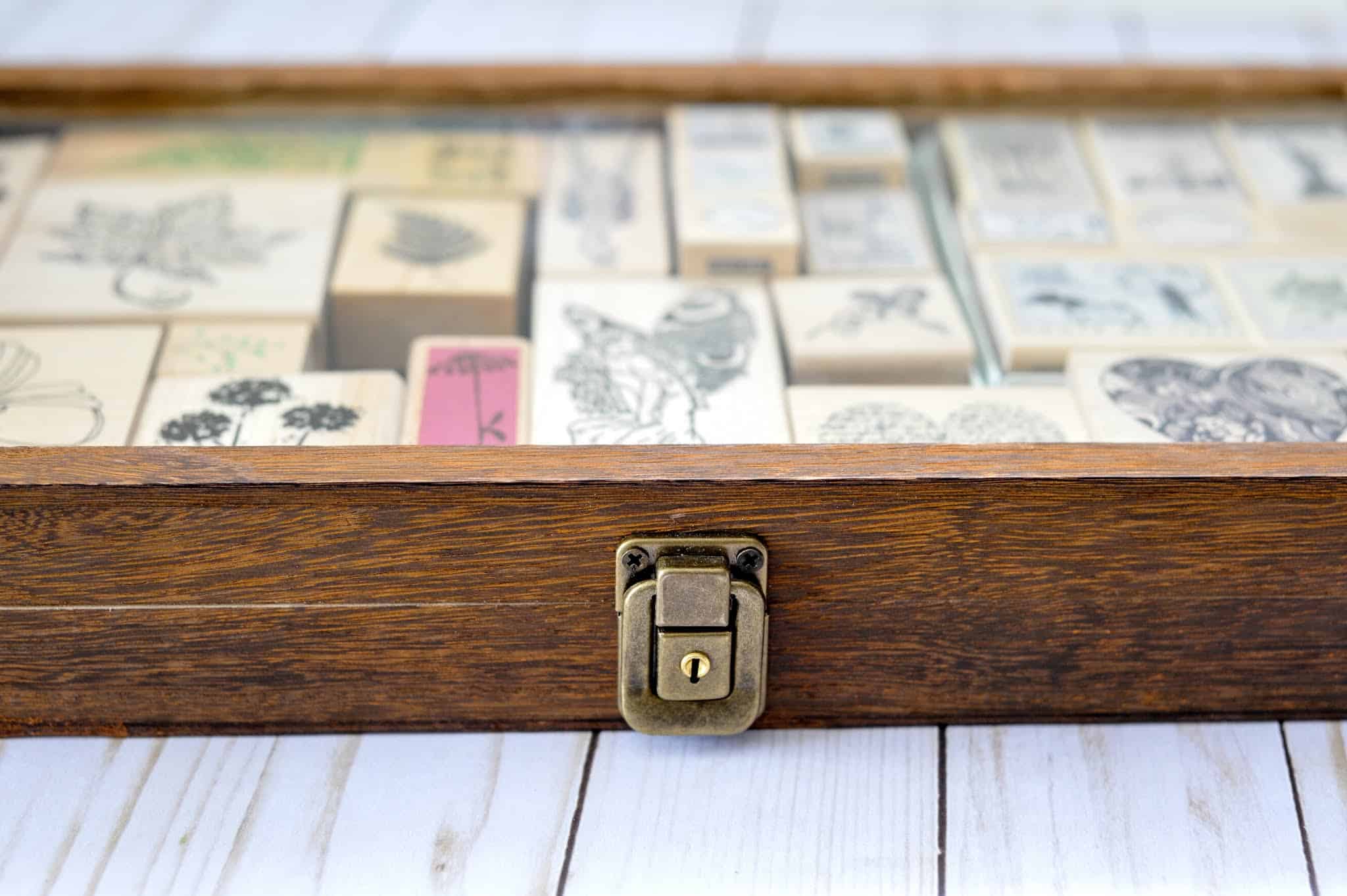 How to organize rubber stamps