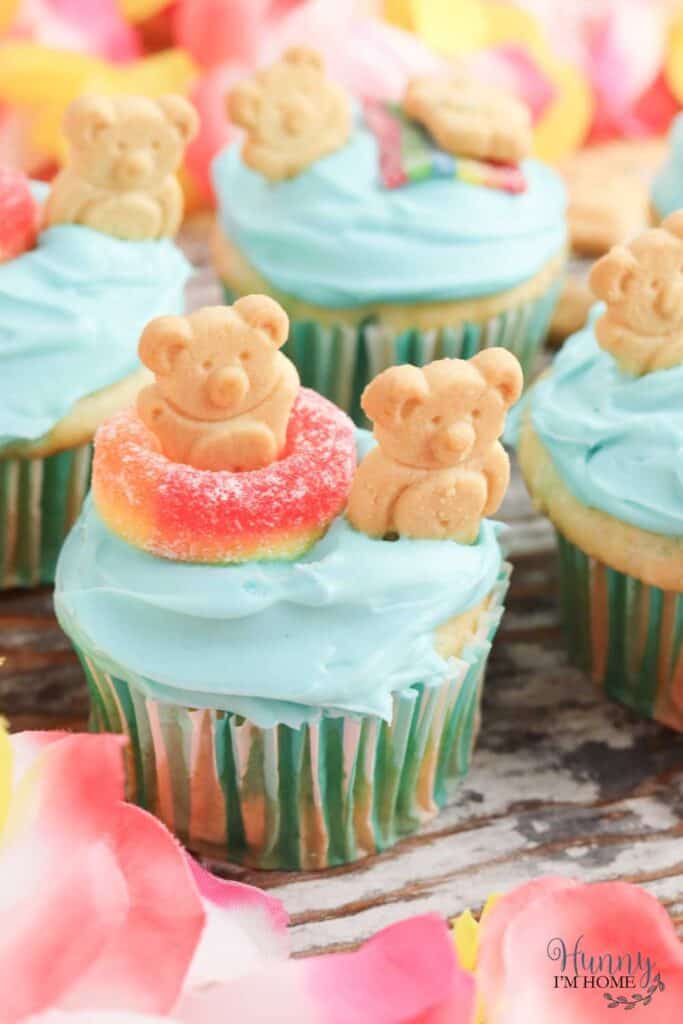 pool party cupcakes