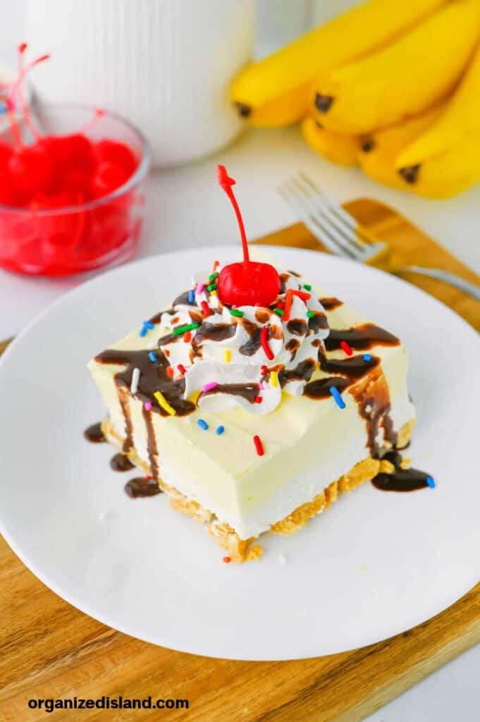 easy banana split dessert